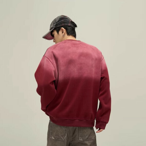 Popular retro gradient distressed round neck sweatshirt [Red M-XL sizes, confirm the delivery size with customer service after placing the order]