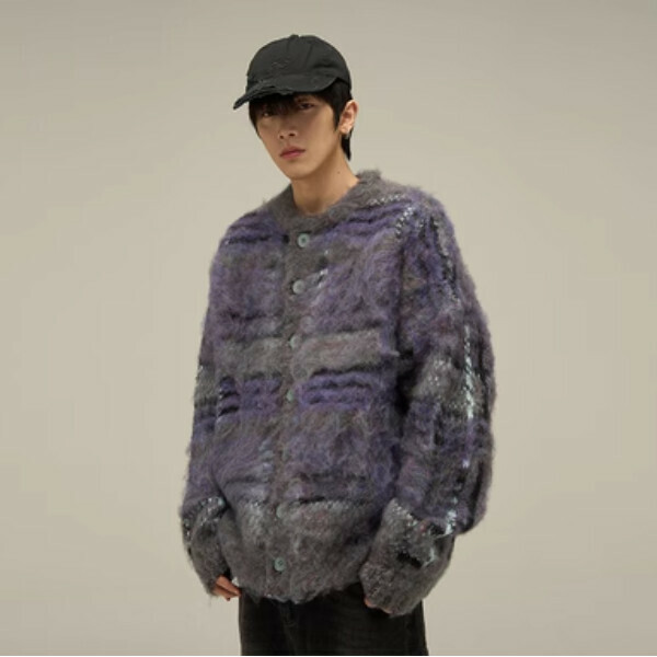 Popular contrasting color mohair thick knitted sweater jacket [blue and purple sizes M-XL, please confirm the delivery size with customer service after placing the order]