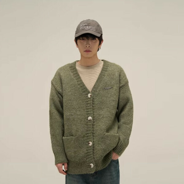 Popular cardigan V-neck sweater [Green M-XL sizes, please confirm the delivery size with customer service after placing the order]