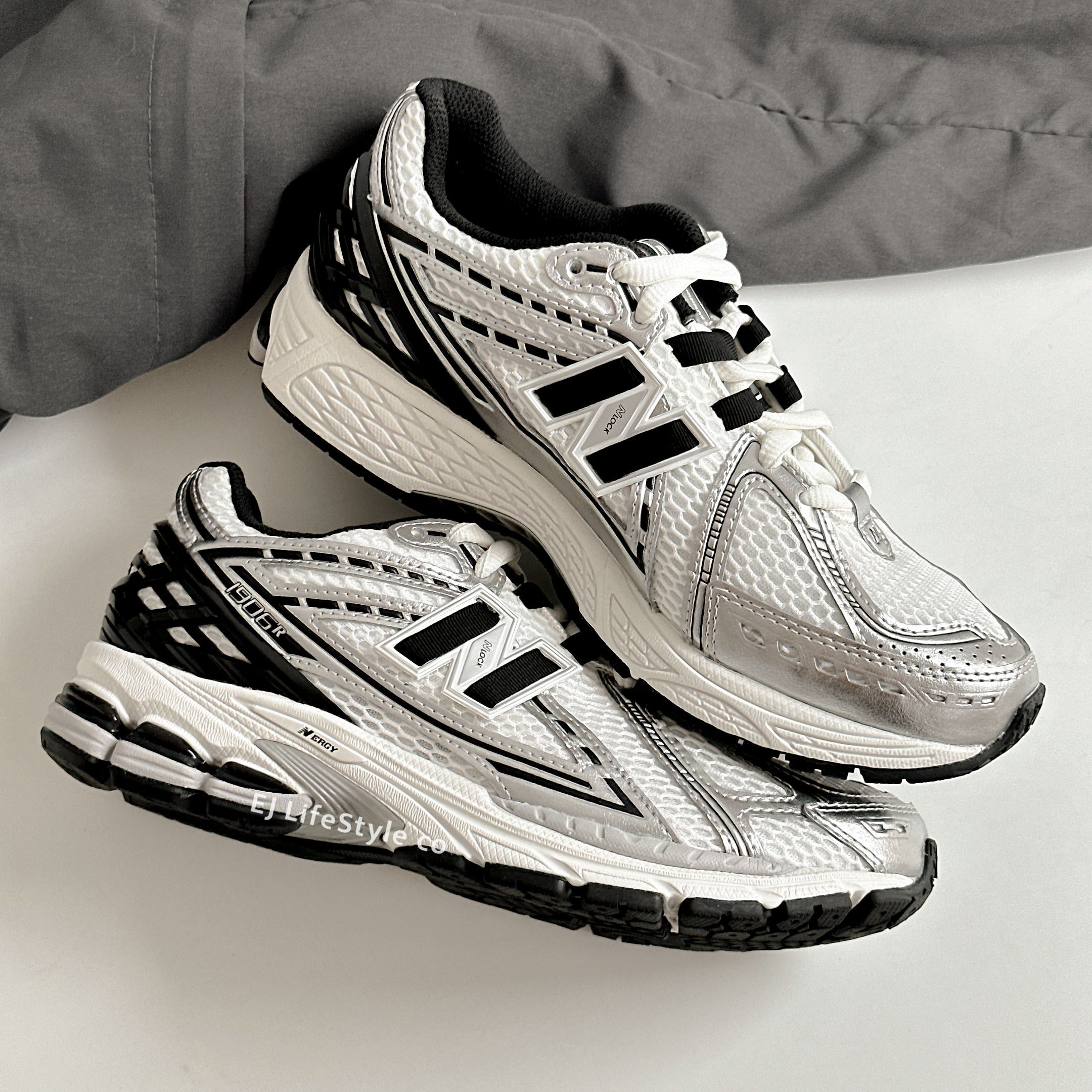 NEW BALANCE 1906R IU代言款 奶油黑銀 黑色 銀色 奶油白 男鞋 M1906RER / 預購