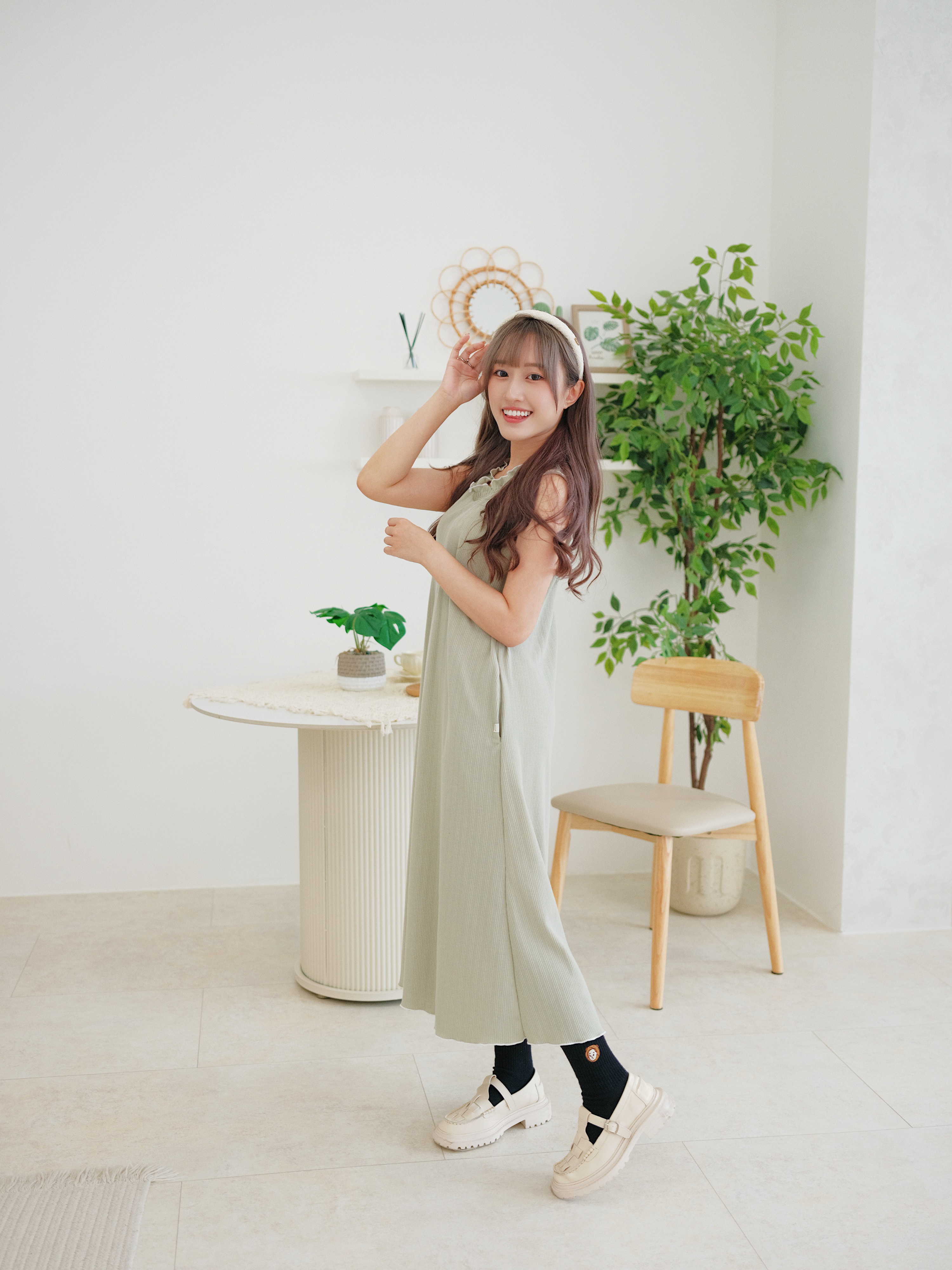 五色 / 木耳滾邊開叉背心長裙 / Ruffle Slit Long Dress