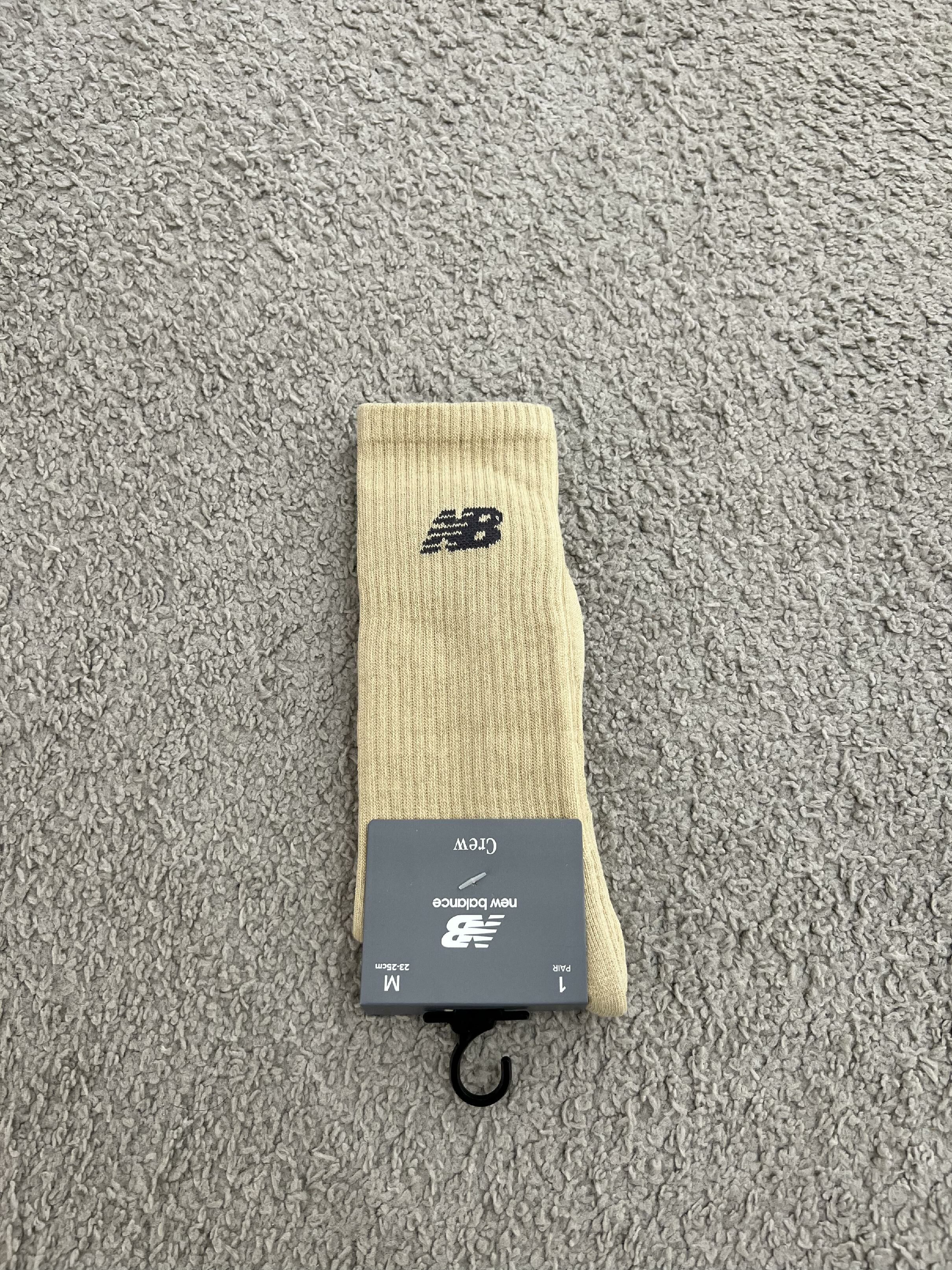 【現貨】NEW BALANCE 襪子 長襪 中筒襪 基本款 卡其 LAS33861SNW