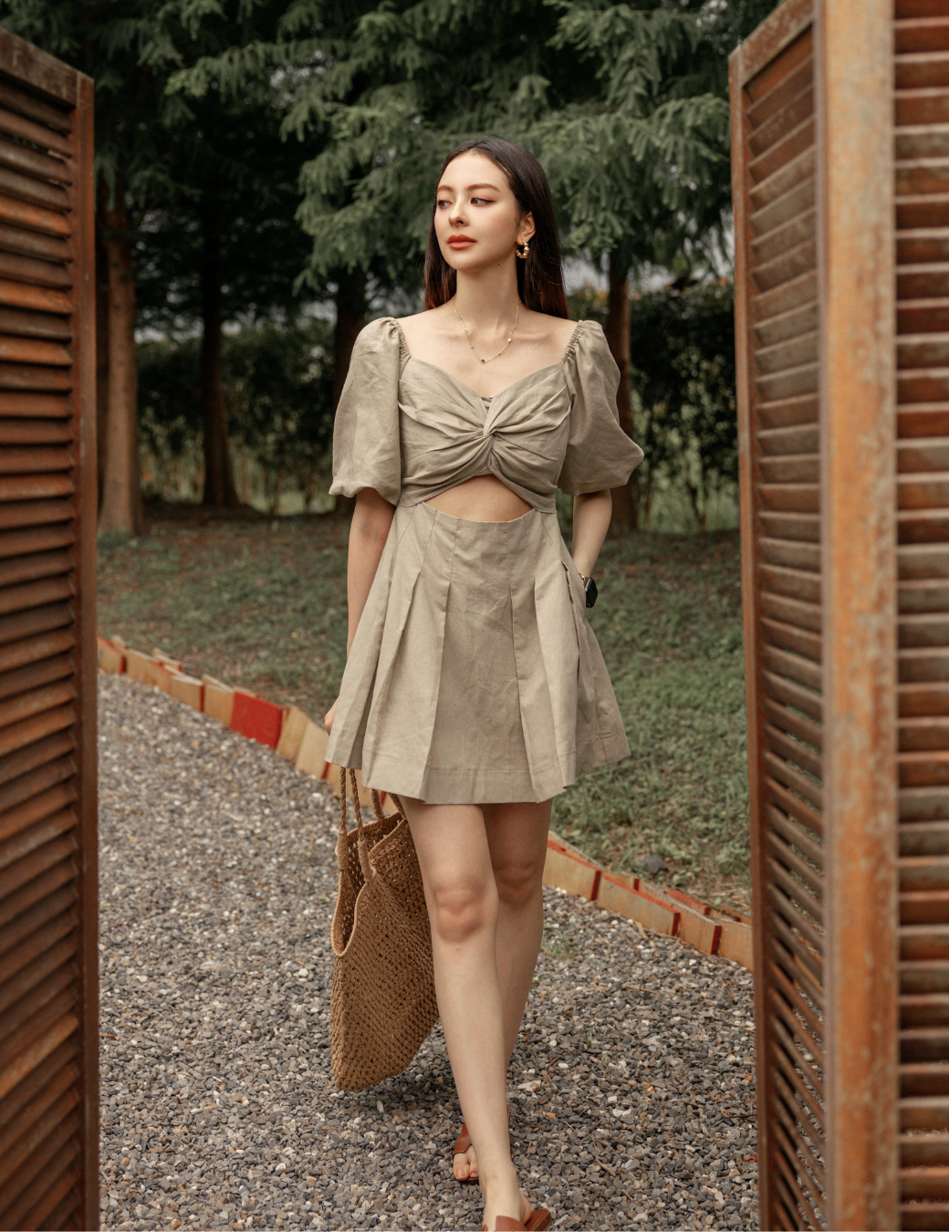 前扭結澎袖短洋（奶茶色/3尺寸）