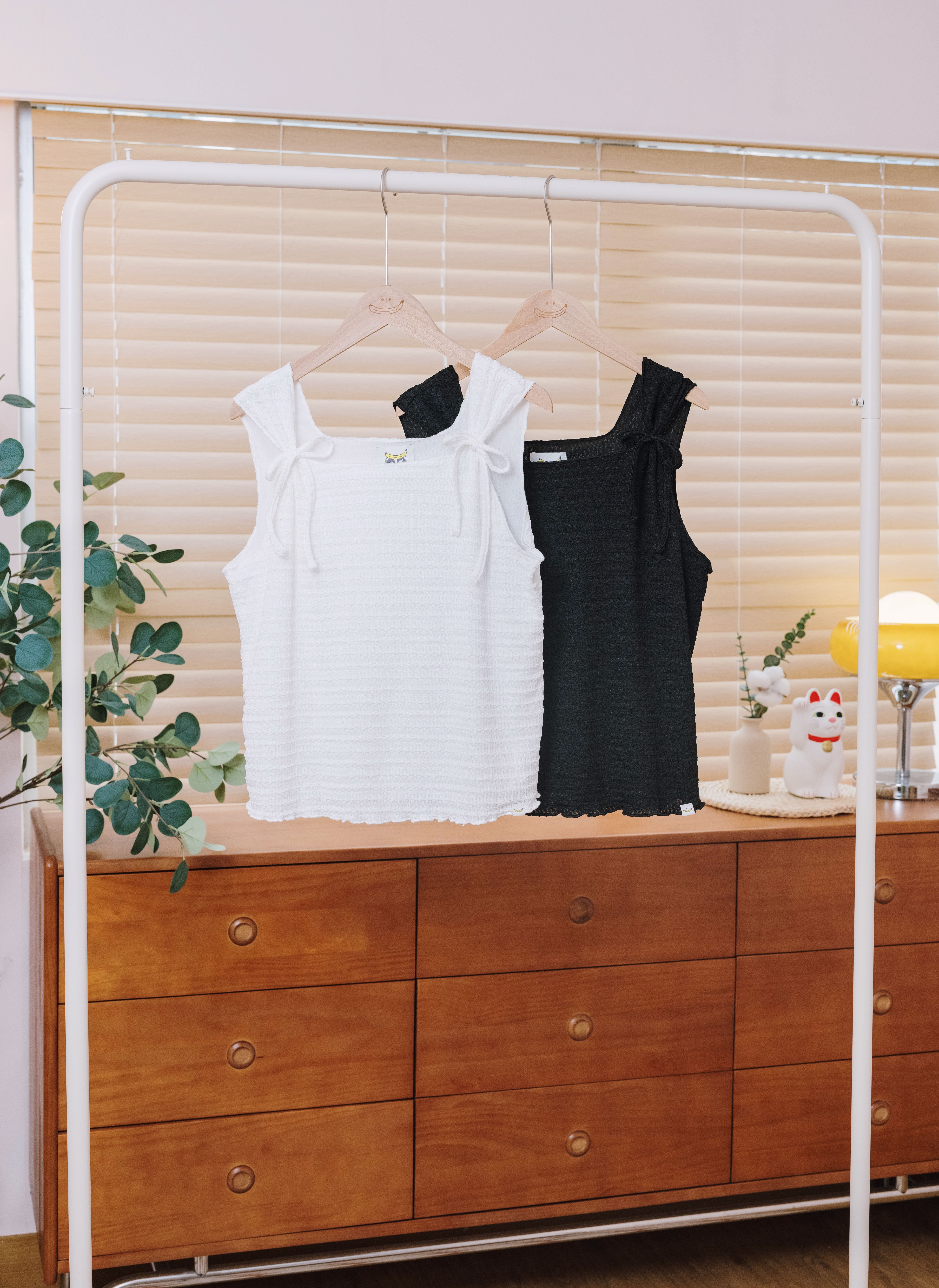 兩色 / 扭紋雙蝴蝶肩帶背心／Twisted Double Ribbon Vest