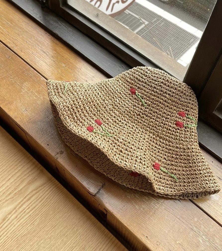 Red cherryt straw bucket hat