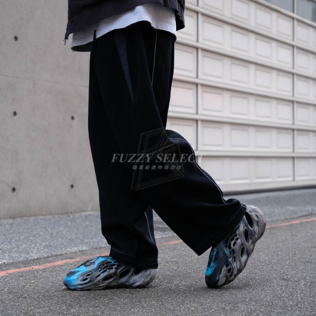 【逢甲FUZZY】Yeezy Foam Runner 黑HP8739 灰IE4931 灰棕GX4472 炫彩ID4126