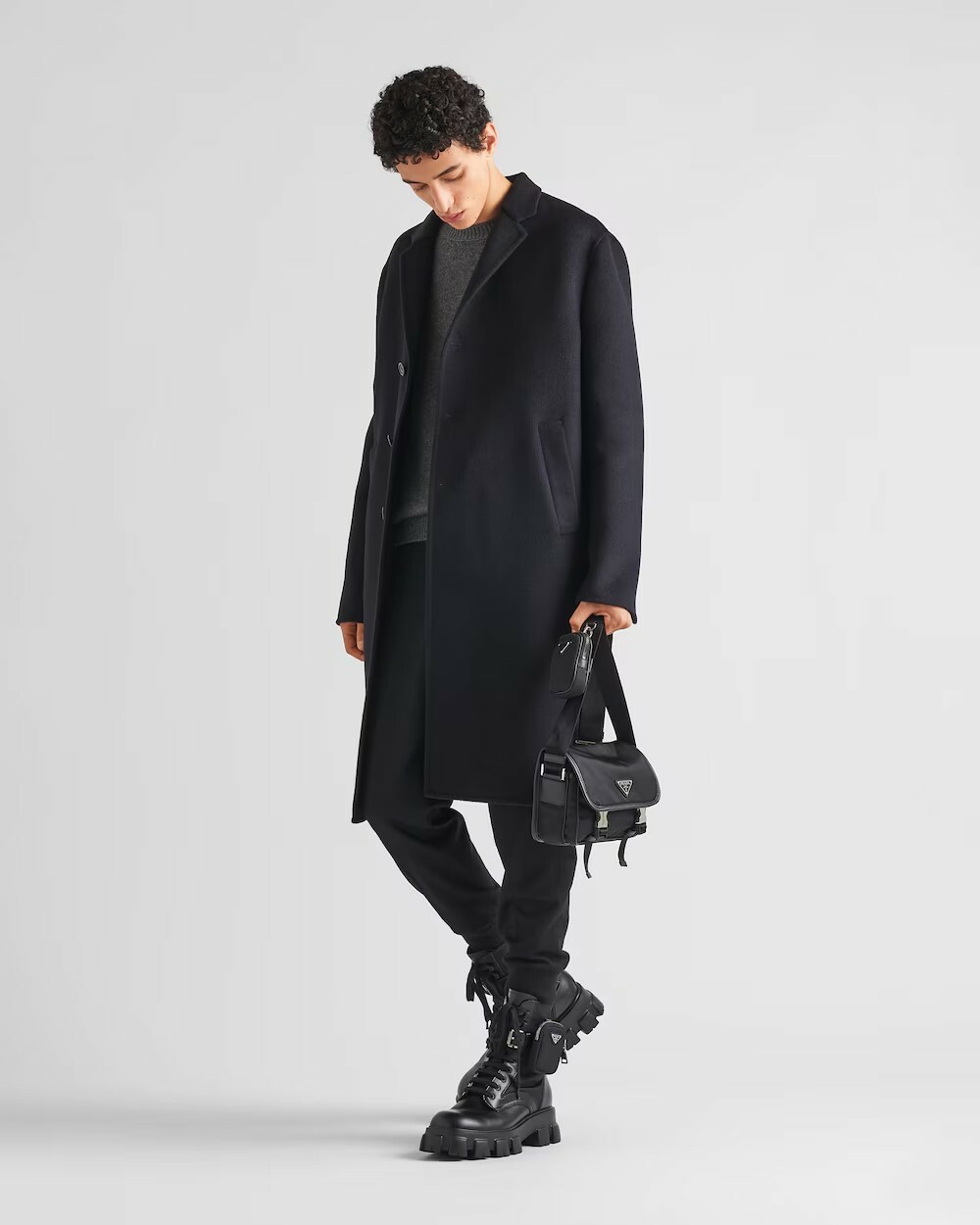 Prada Re-Nylon 及 Saffiano 皮革肩背袋