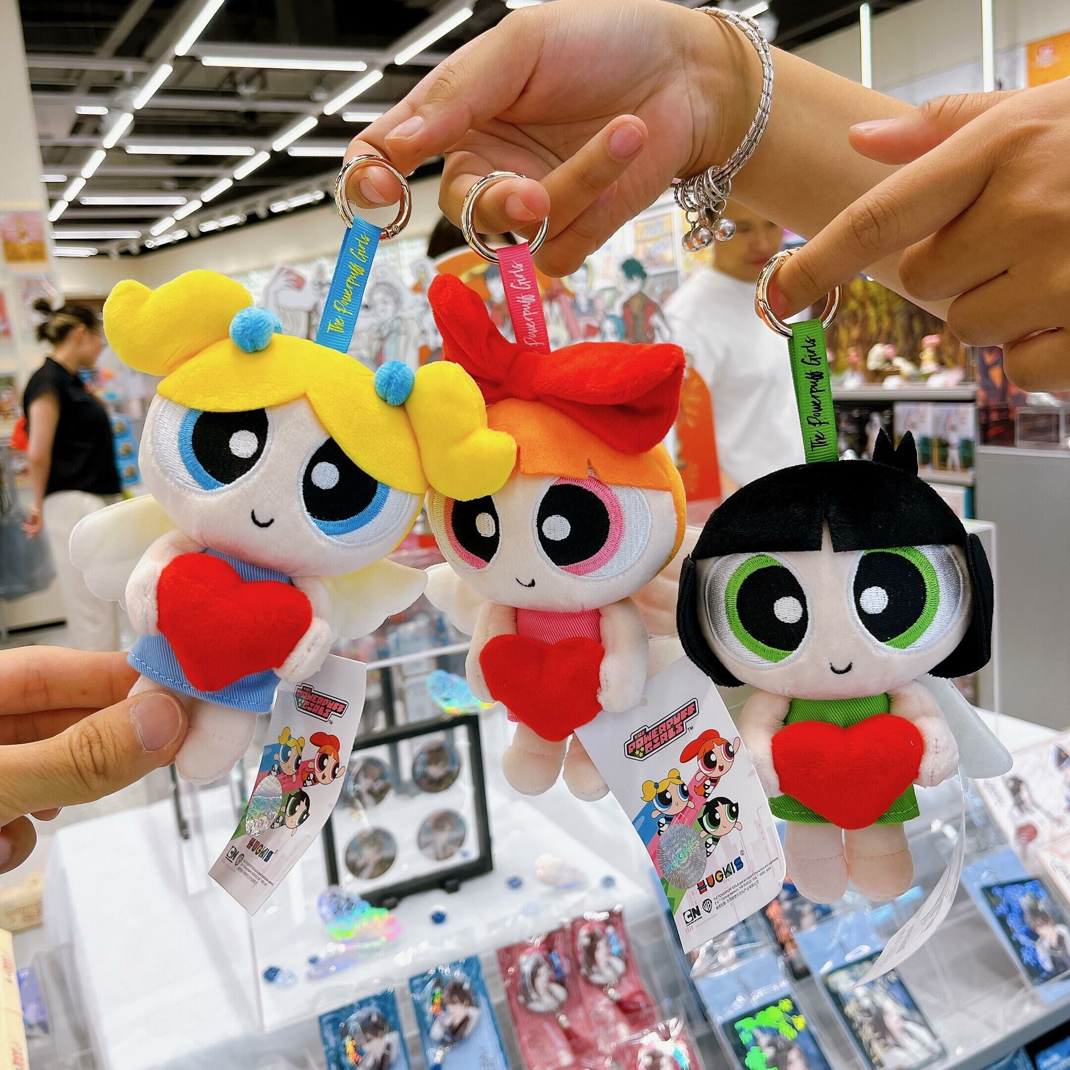 華納正版授權 飛天小女警 毛絨吊飾 雨衣款 天使款 鑰匙圈 花花 泡泡 毛毛 (任買兩件711免運)/預購