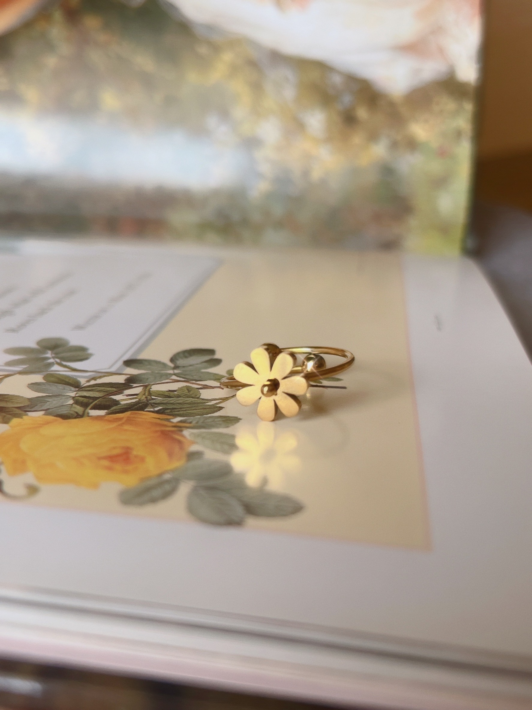 小雛菊精靈金色醫療鋼不褪色戒指