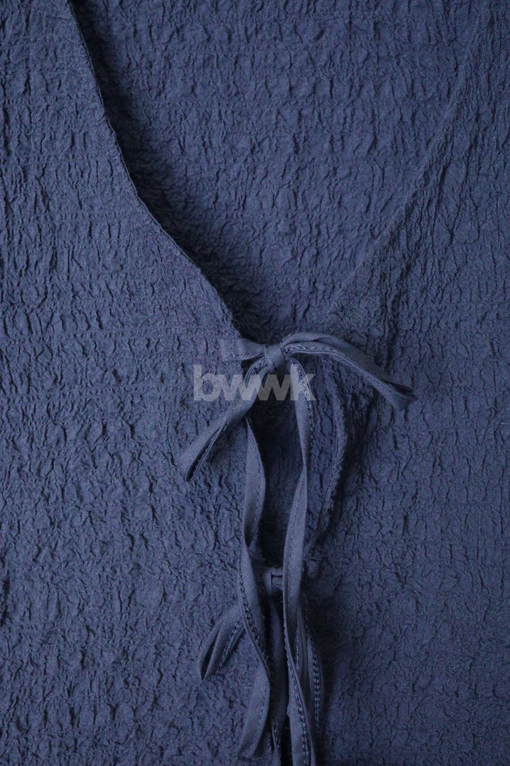 慵懶皺皺布綁結背心-黑