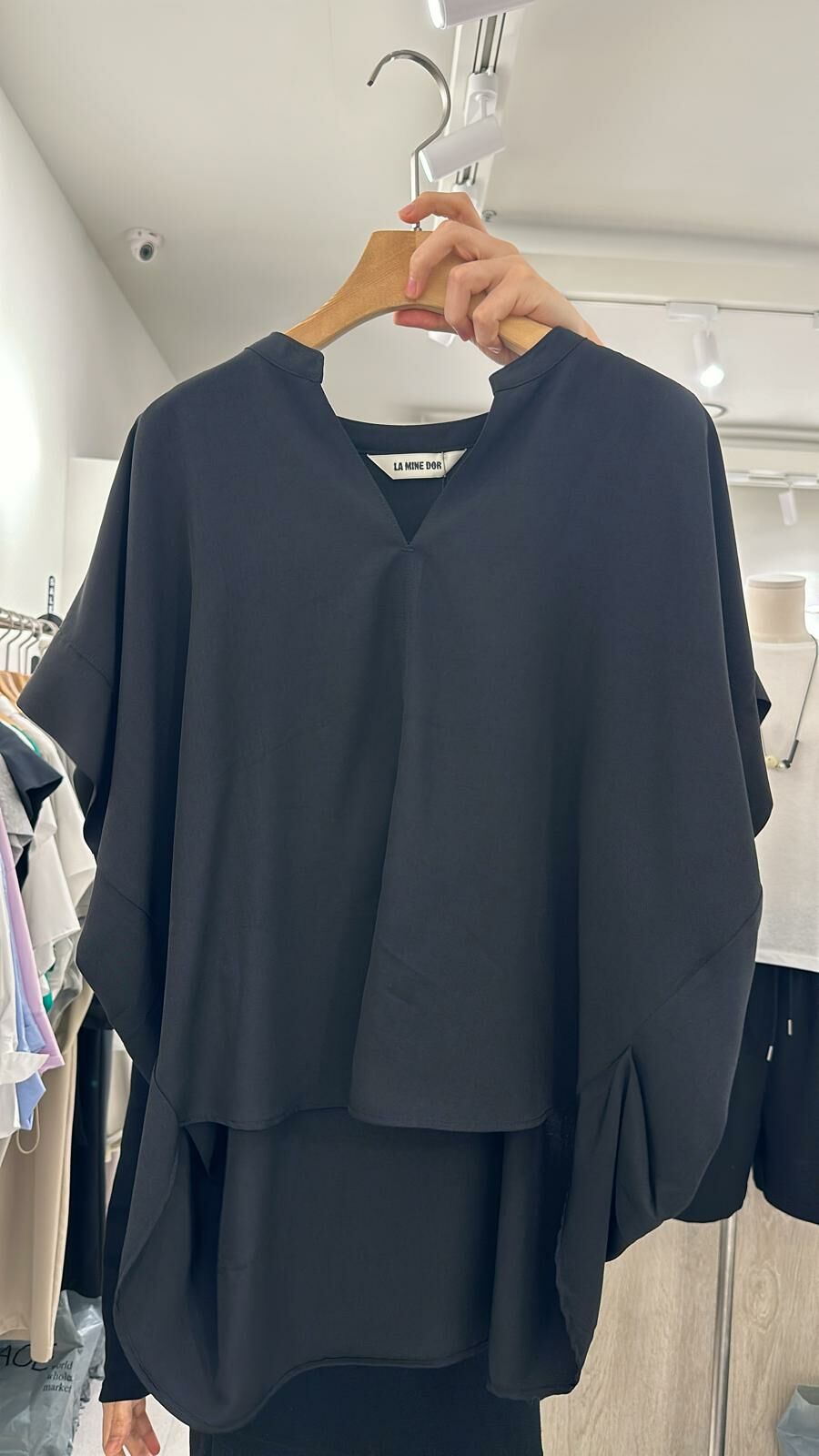 TC60 不規則V領上衣