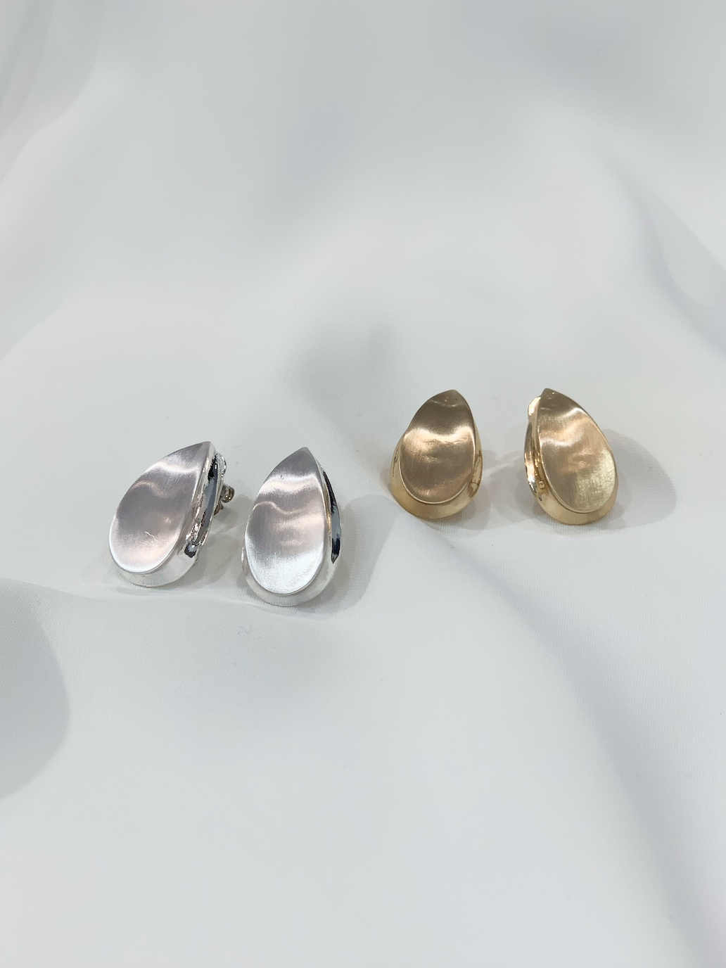 金屬大水滴耳環