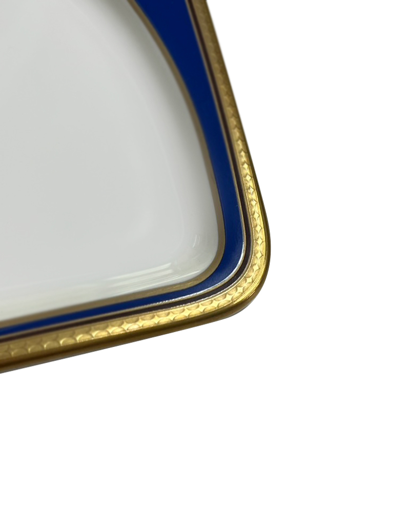 台北院 | NARUMI藍色金邊骨瓷盤