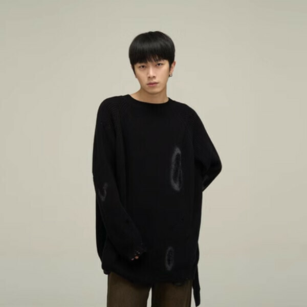 Popular graffiti design ripped long-sleeved sweater [Black S-XL sizes, please confirm the delivery size with customer service after placing the order]