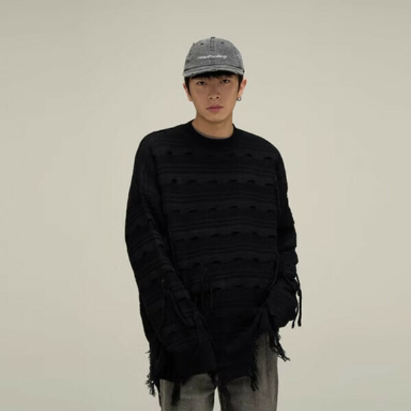 Hot style ripped niche crew neck sweater [Black S-XL sizes, please confirm the delivery size with customer service after placing the order]