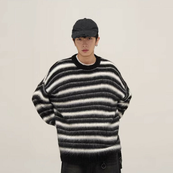 Popular retro striped crew neck sweater [black and white striped M-XL sizes, please confirm the delivery size with customer service after placing the order]