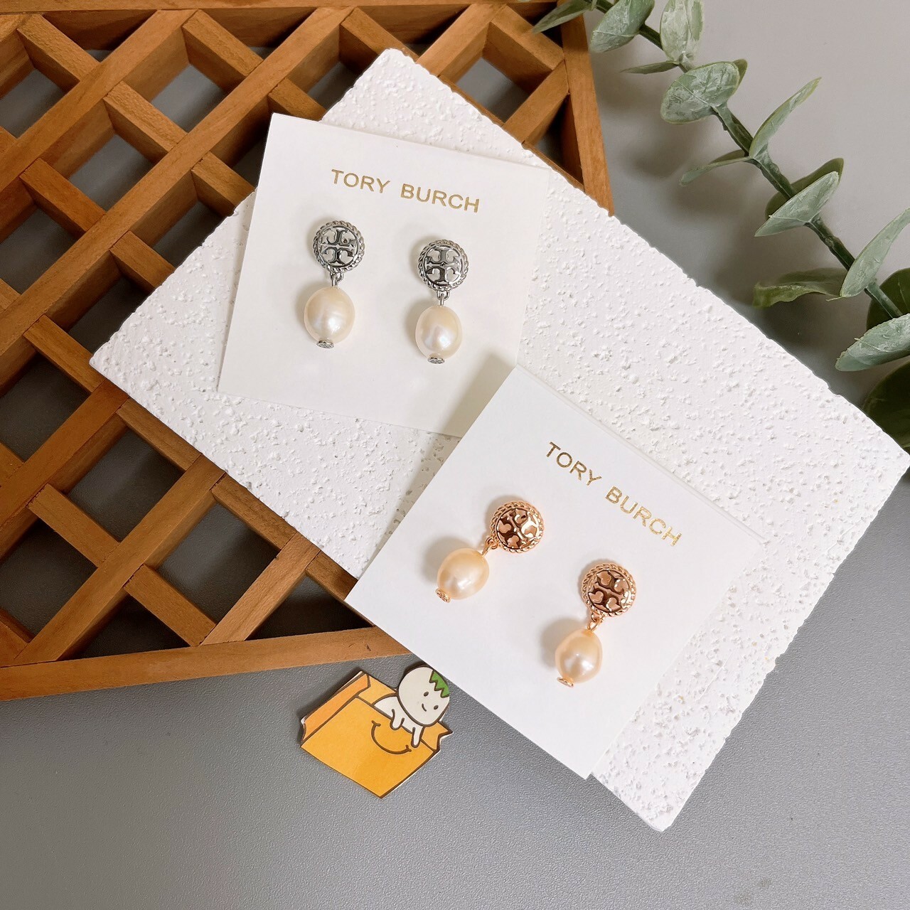 tory burch rope logo drop earring