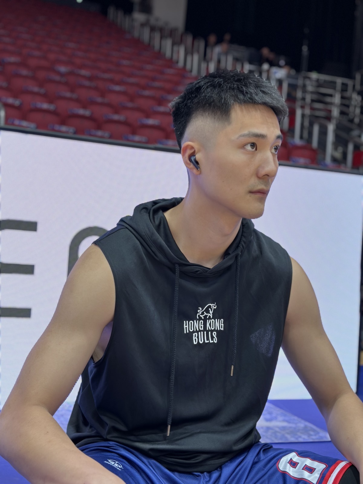 香港金牛連帽背心