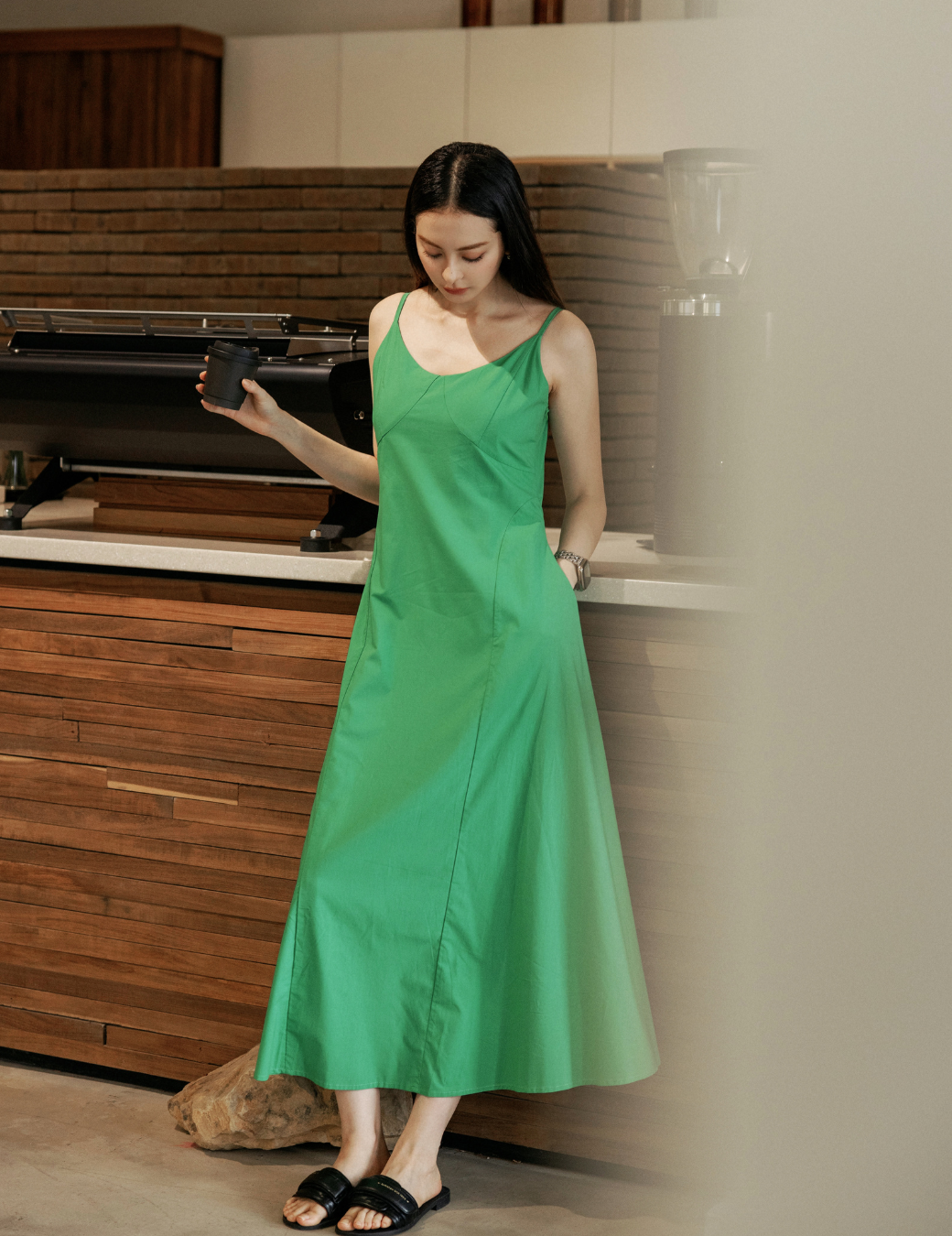 下擺剪接傘襬設計長洋（綠色/3尺寸）