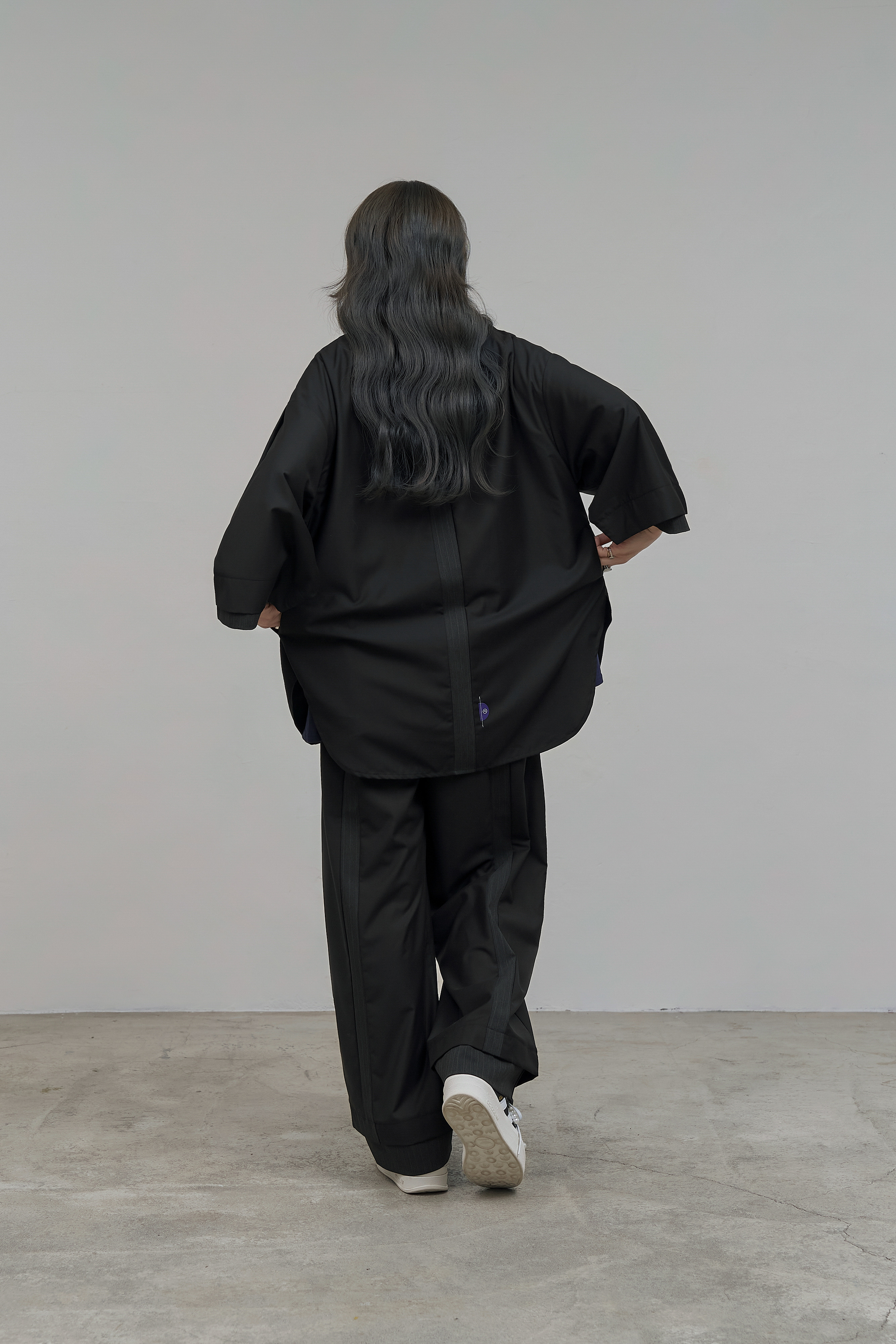 Double Layered Contrast Panel Shirt｜Black