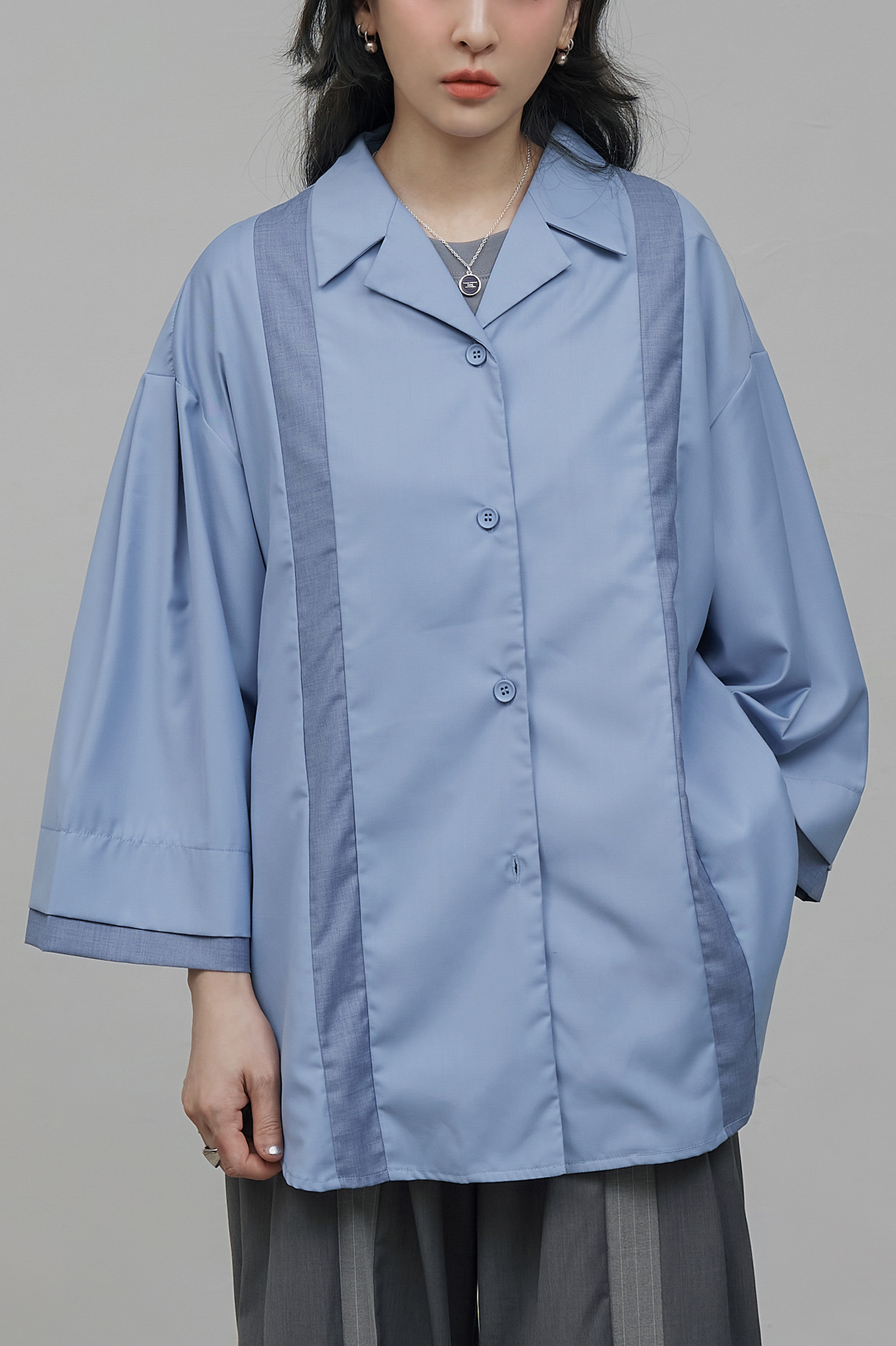 Double Layered Contrast Panel Shirt｜Iceberg
