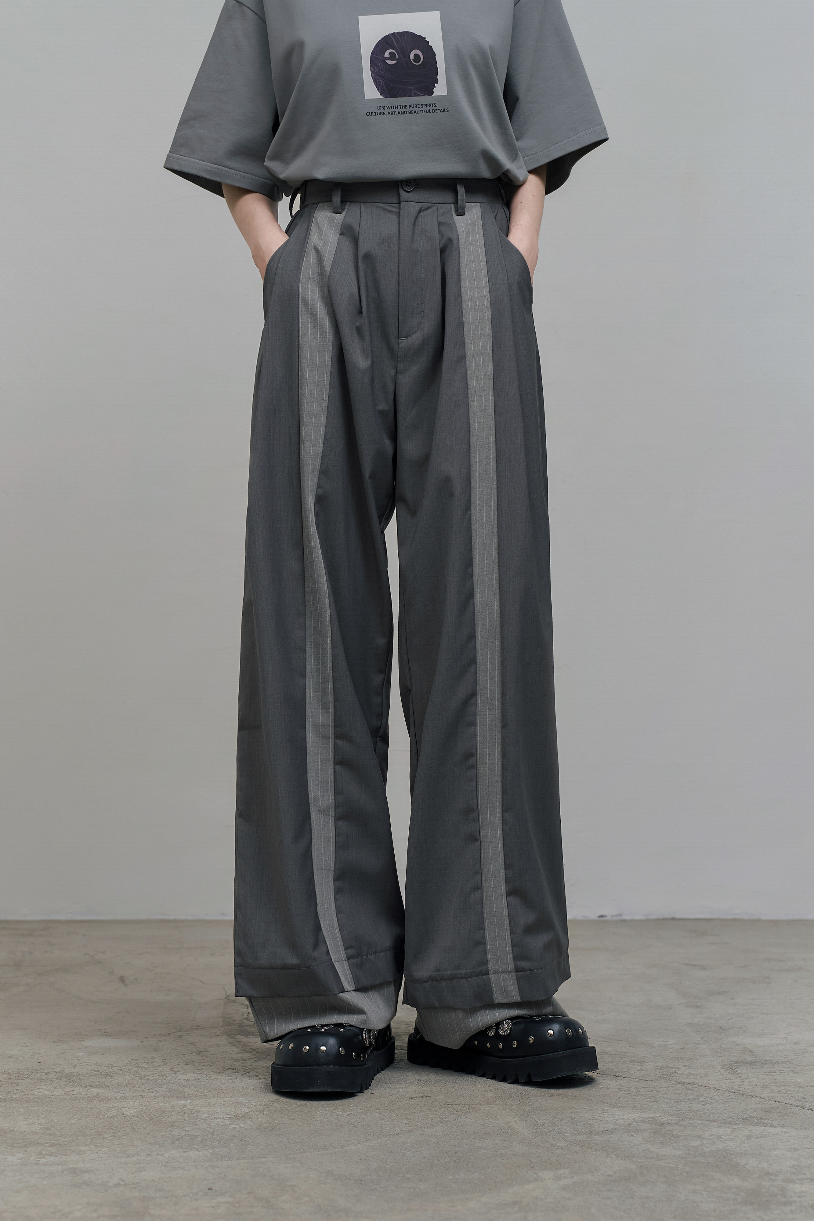 Double Layered Contrast Panel Trousers｜Gray
