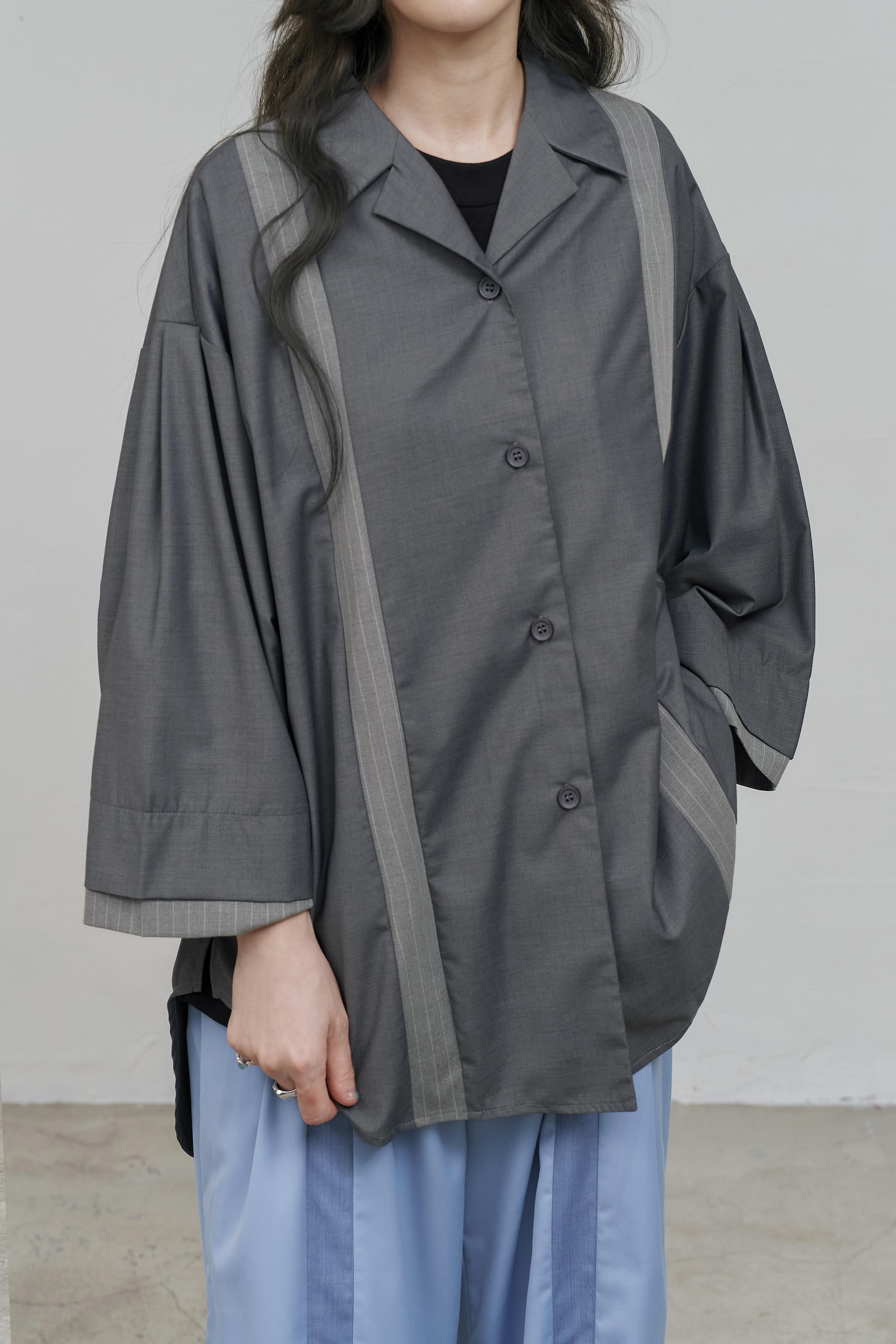 Double Layered Contrast Panel Shirt｜Gray