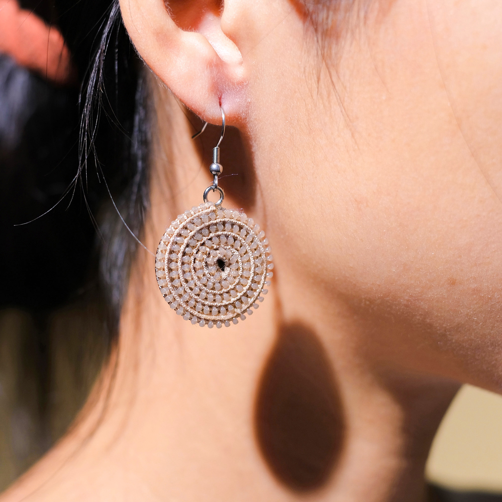 永生鏈耳環｜亞麻棕｜史瓦帝尼