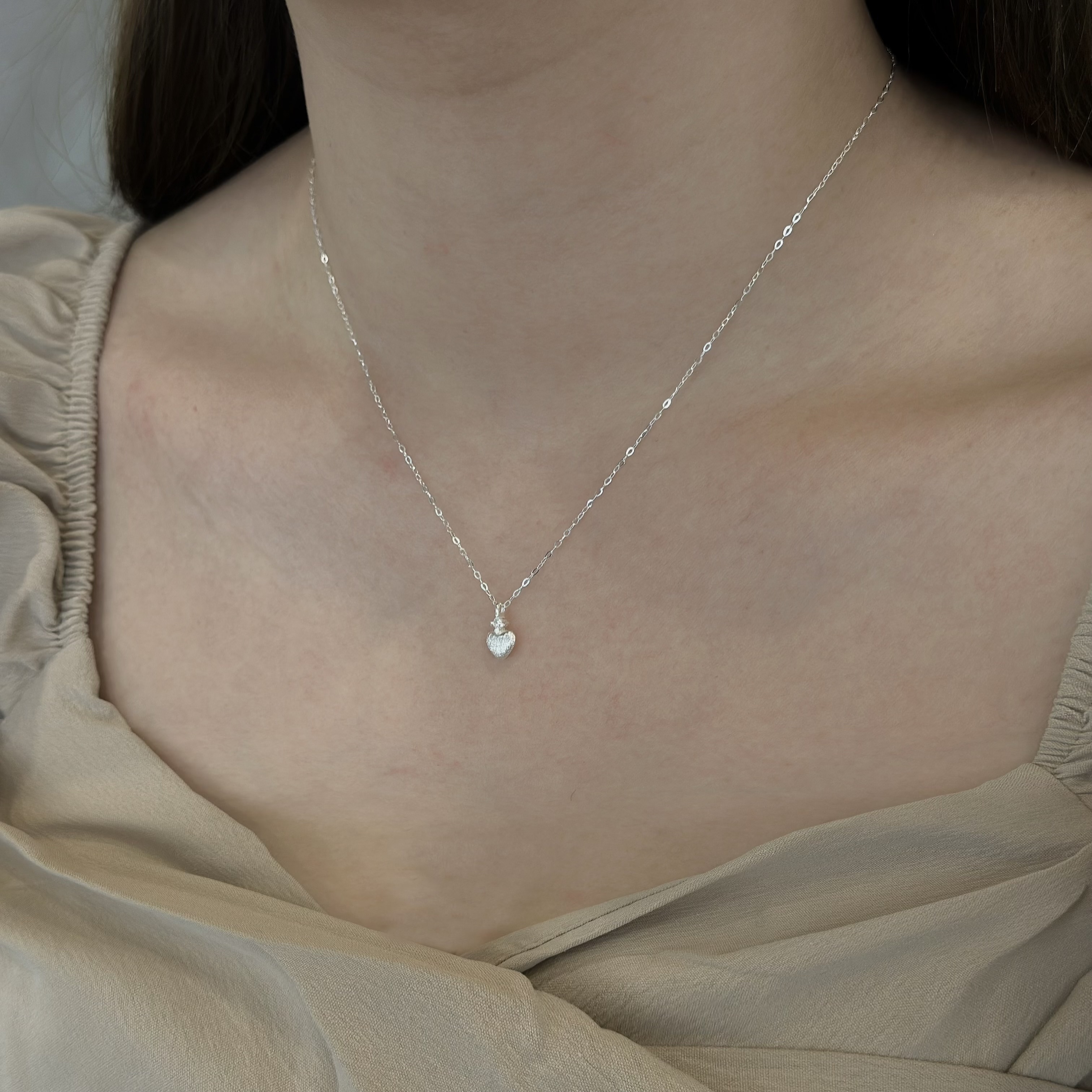 V57霧面拉絲小愛心純銀鎖骨鏈