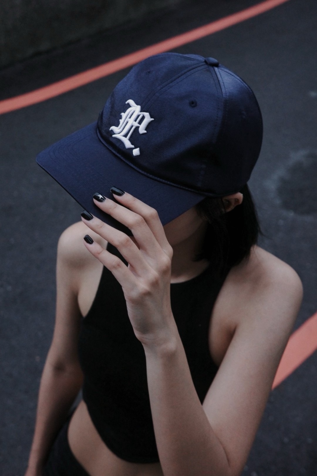 LMC 韓國 GOTHIC SATIN 6PANEL CAP 刺繡 緞面 棒球帽  Jennie同款 BLACKPINK