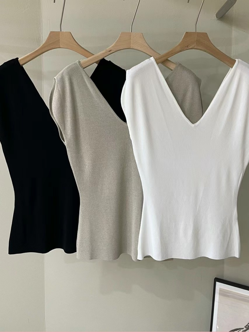 [現貨] Eir氣質V領針織上衣 [ 3色 / Free ]