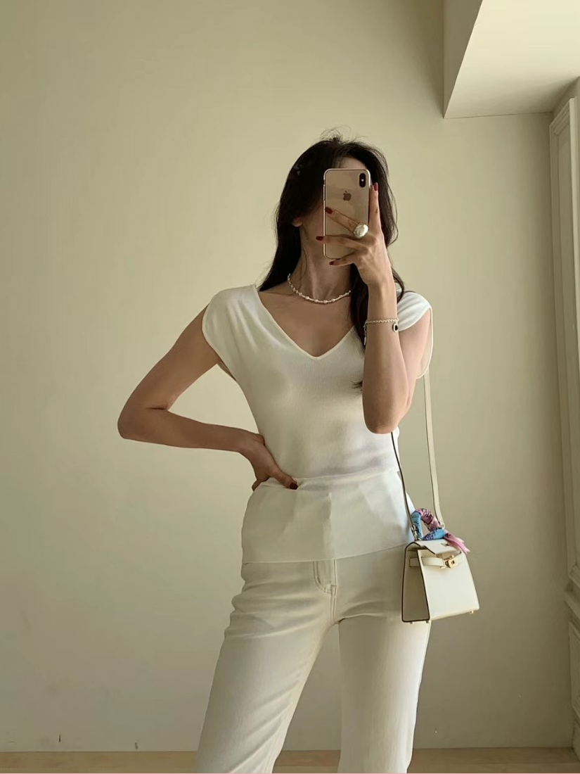 [現貨] Eir氣質V領針織上衣 [ 3色 / Free ]