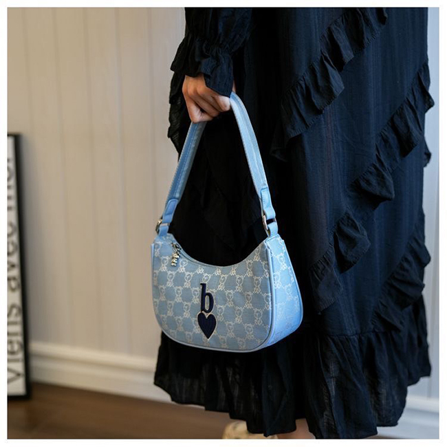 輕熟女小熊b字愛心肩揹包-四色現貨