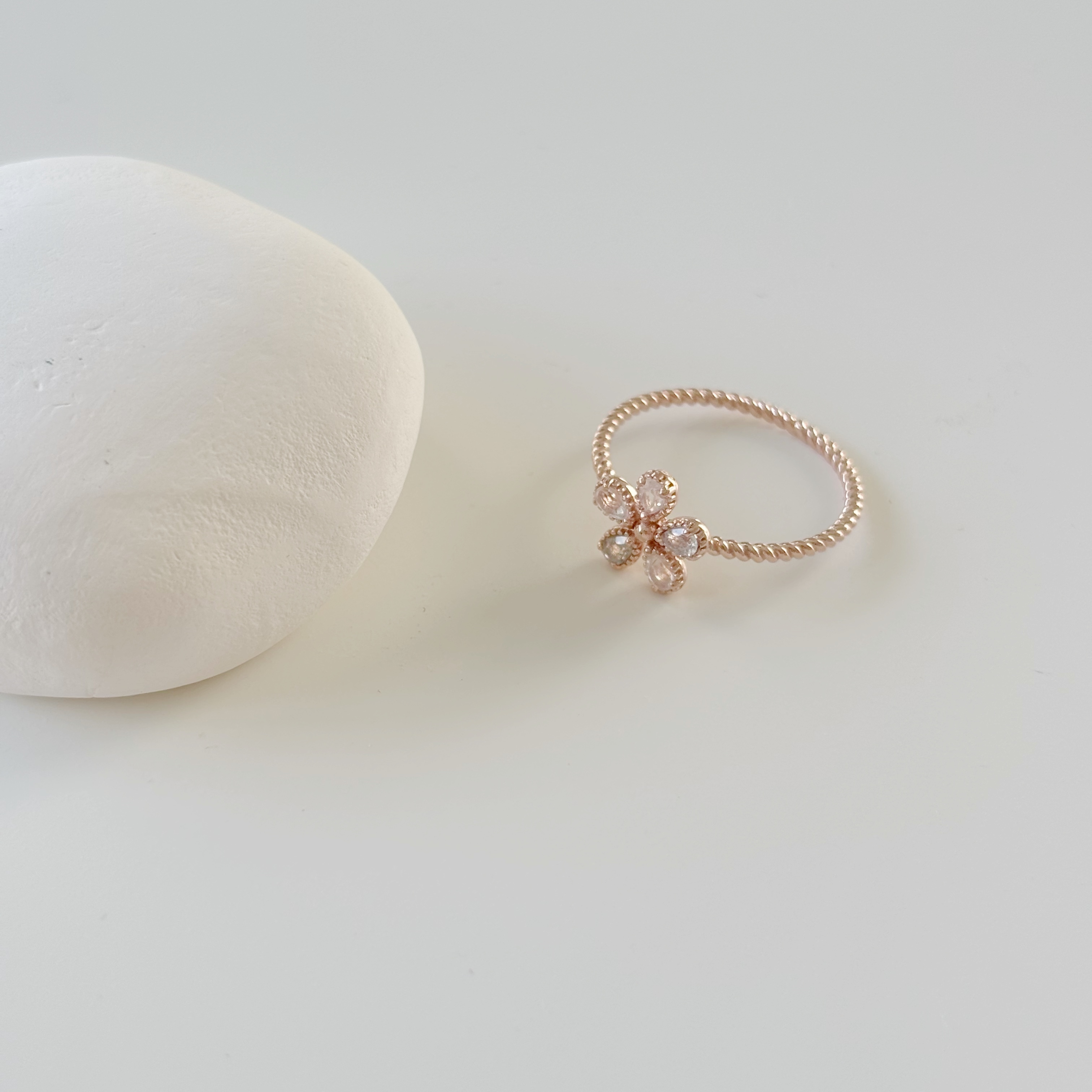 Daisy月光拉長石戒指