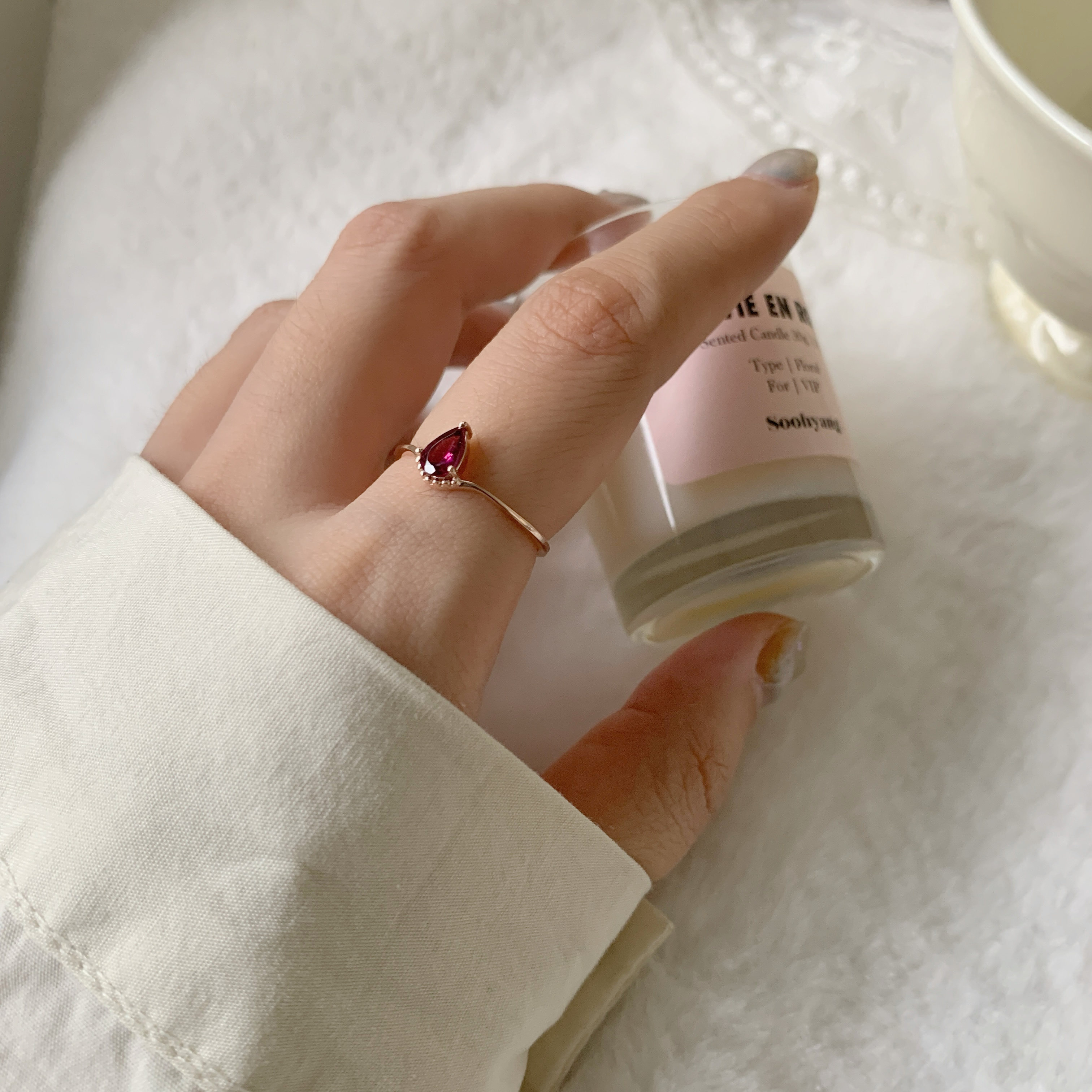 后冠水滴玫瑰石榴石戒指