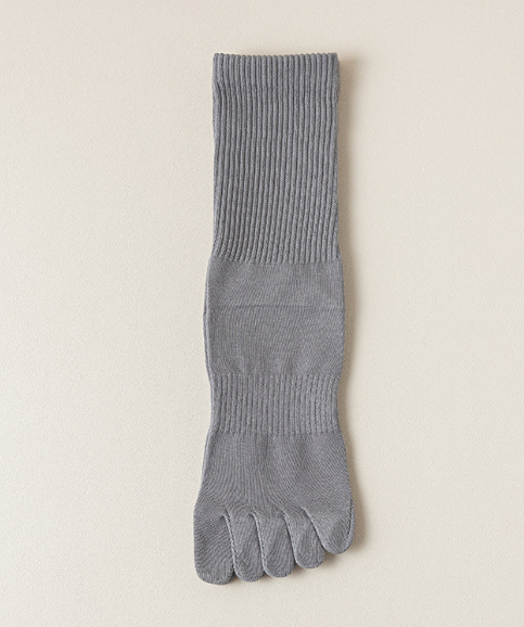 Popular men's solid color mid-calf toe socks (light gray) (one size fits all)