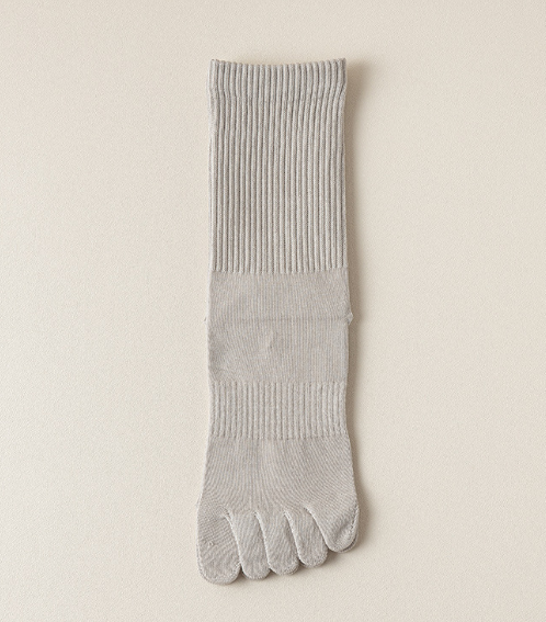 Popular men's solid color mid-calf toe socks (beige) (one size fits all)