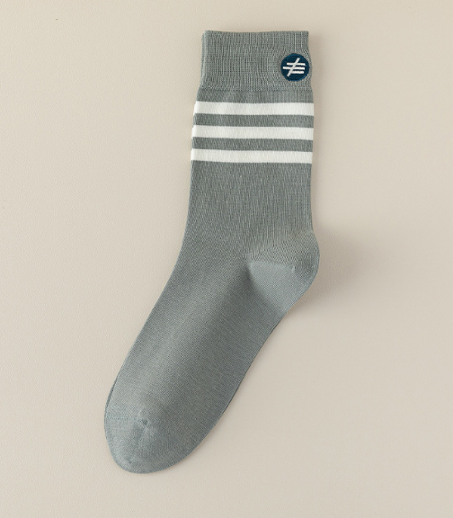 Popular style (pack of 2 pairs) men's three-stripe embroidered mid-calf socks (light gray) (one size fits all)