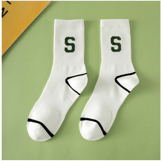 Popular autumn and winter men's mid-high cotton socks, sports socks, letter fashion socks [white] [one size fits all]