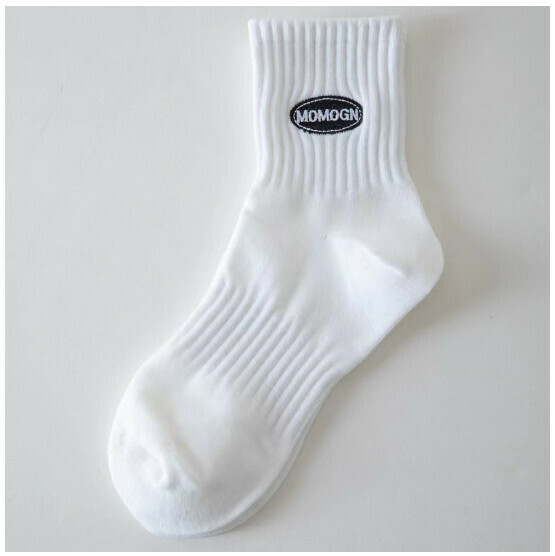 Popular sweat-absorbent trendy embroidered men's sports socks cotton socks [white and black label] [one size fits all]