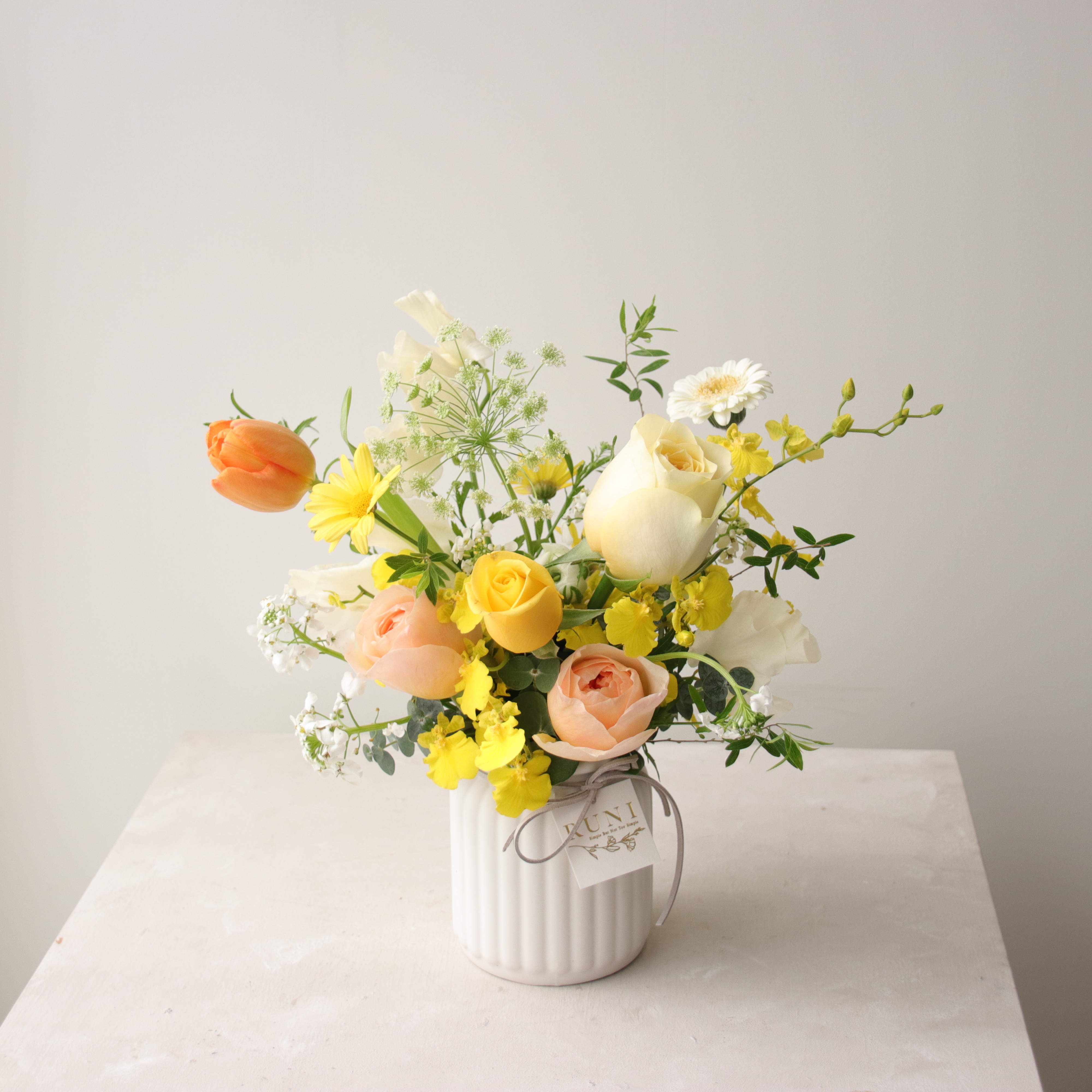 陽光黃橘色系牛奶瓶桌花