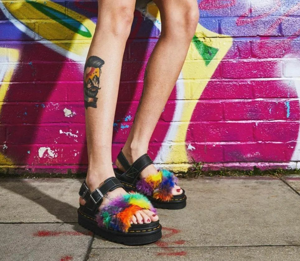 【預購】F071001 Dr. Martens 毛毛凉鞋