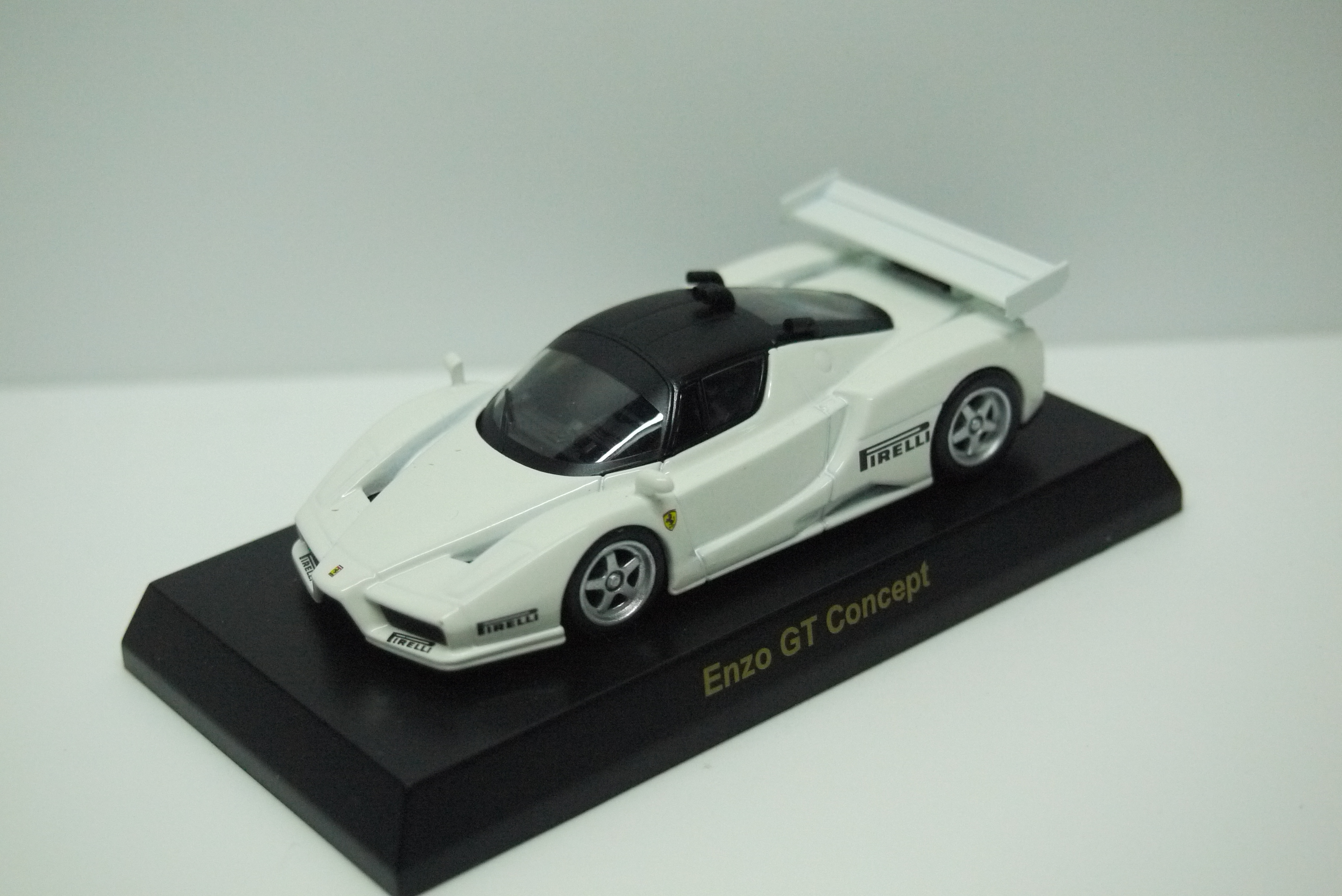 Kyosho Ferrari Enzo GT Concept White