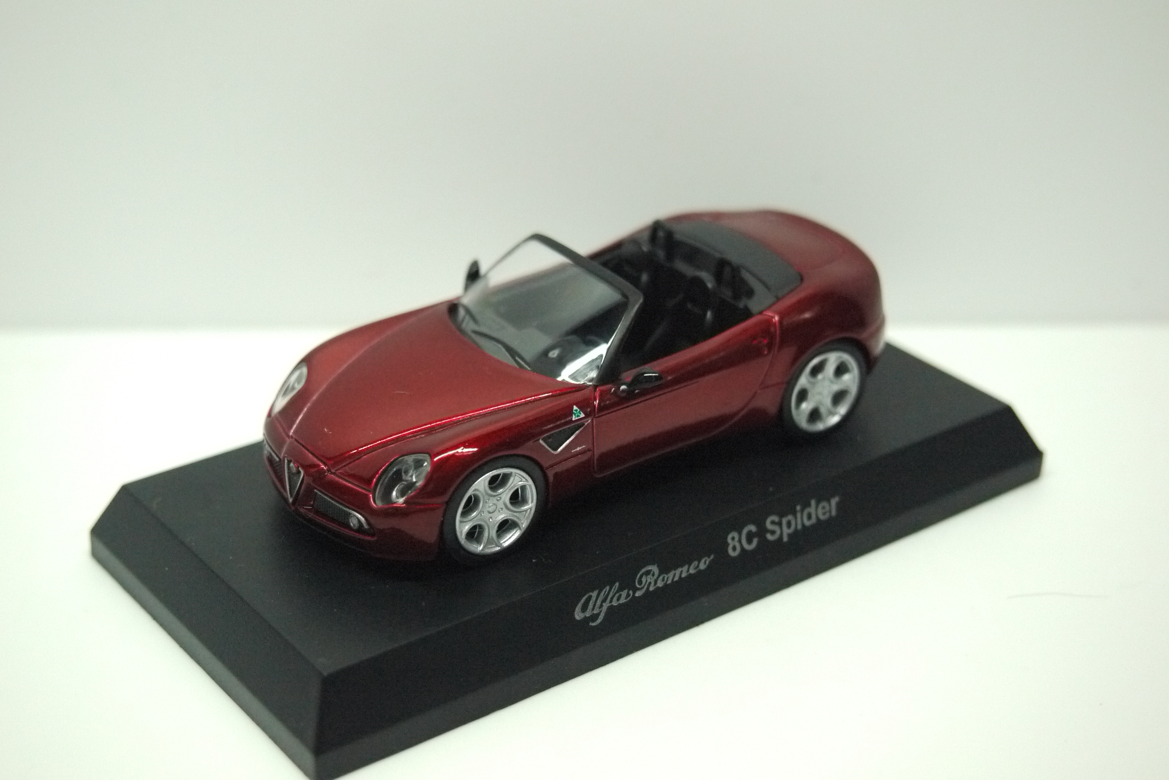Kyosho Alfa Romeo 8C Spider Red