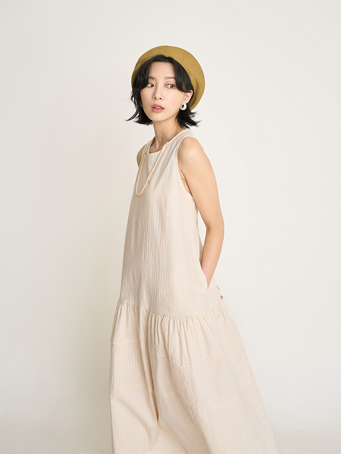 太陽揮手低腰剪接洋裝-暖日