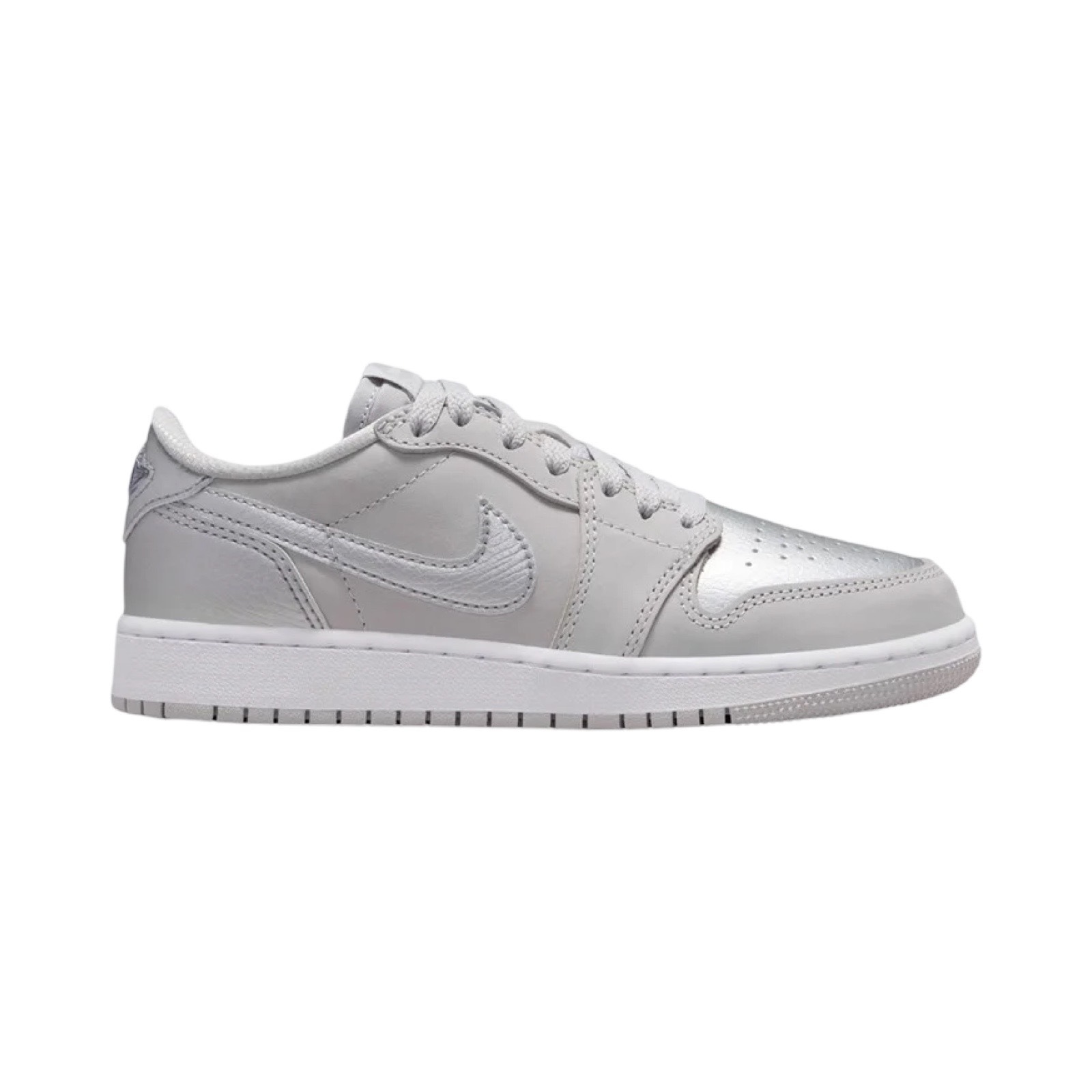 [In-stock] Air Jordan 1 Low OG Metallic Silver (GS) CZ0858-002
