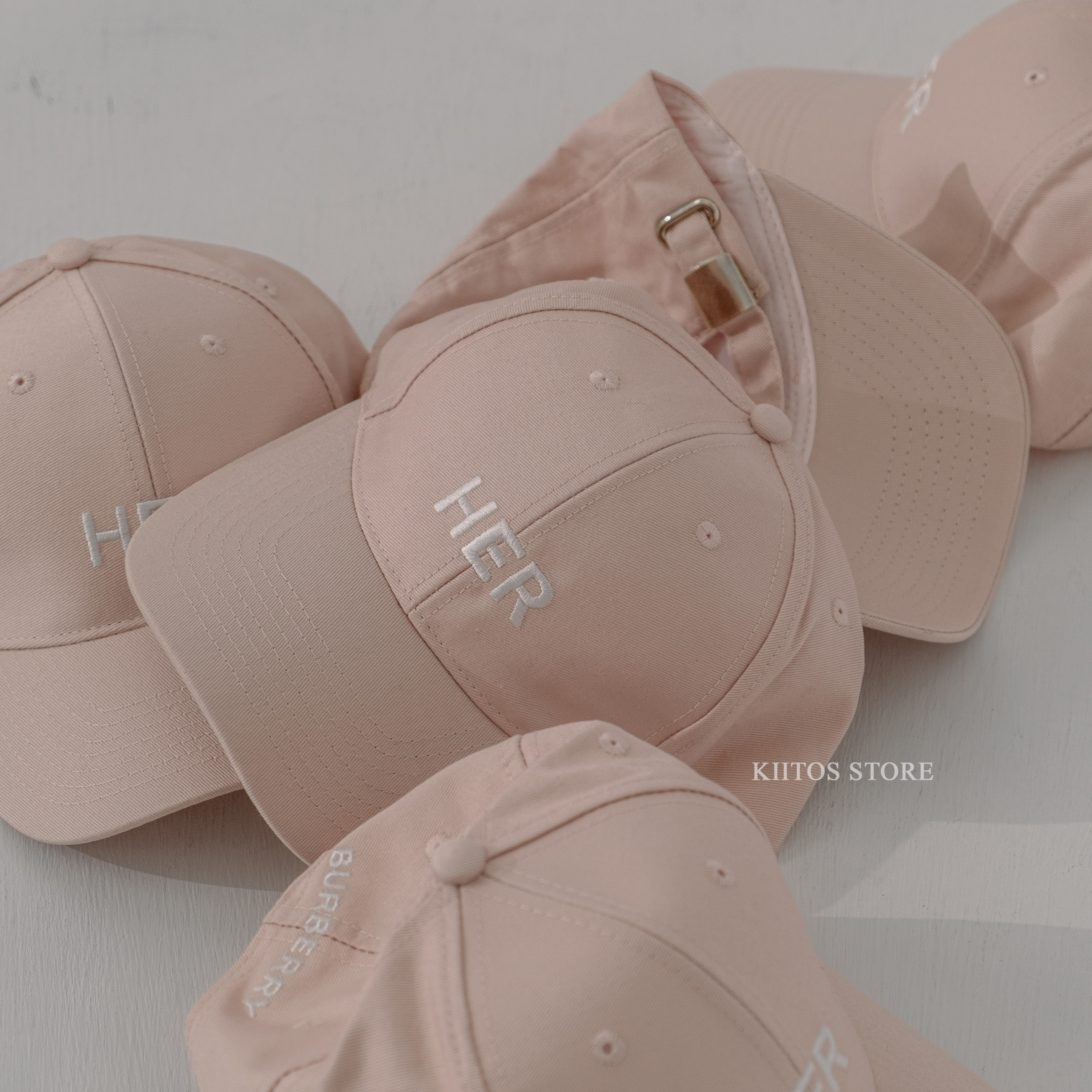 現貨  BURBERRY 超級稀有 限量 歐洲美妝櫃 VIP會員 粉色 棒球帽