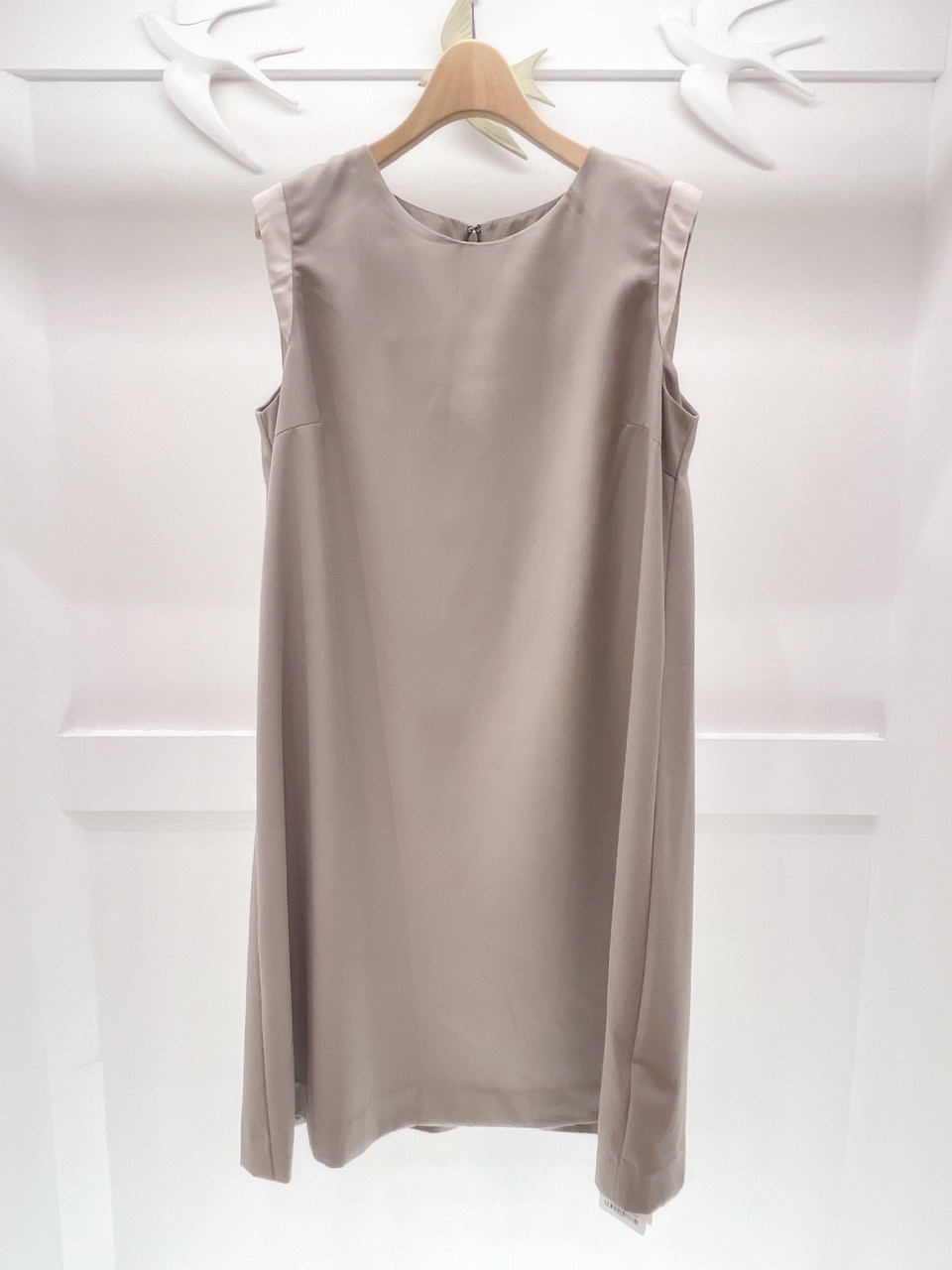 無袖素色洋裝