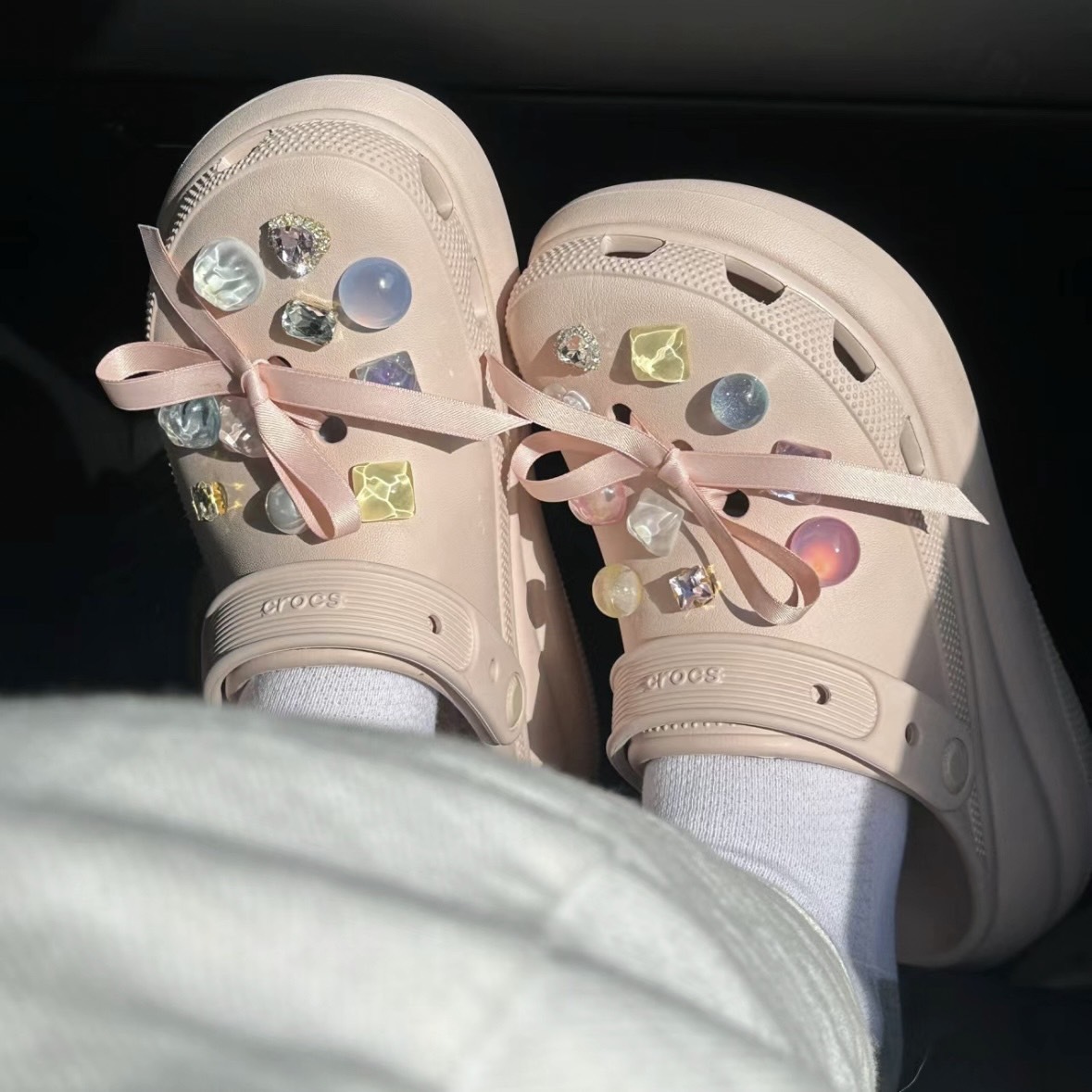 <新色到貨!!>Crocs Classic Crush 厚底 泡芙 洞洞鞋 增高  防水 涼鞋 黑 白 奶茶 粉