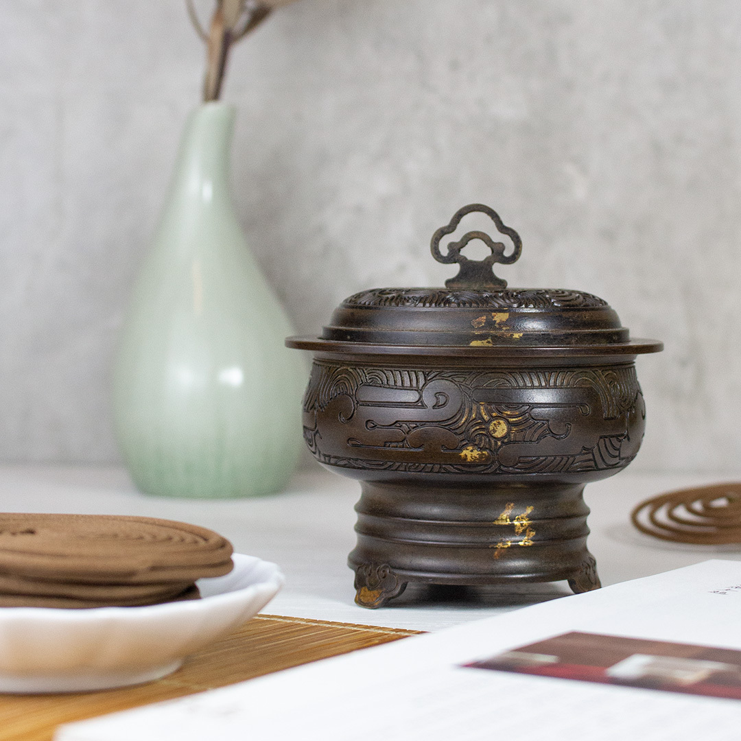 紫銅祥雲三足鼎爐